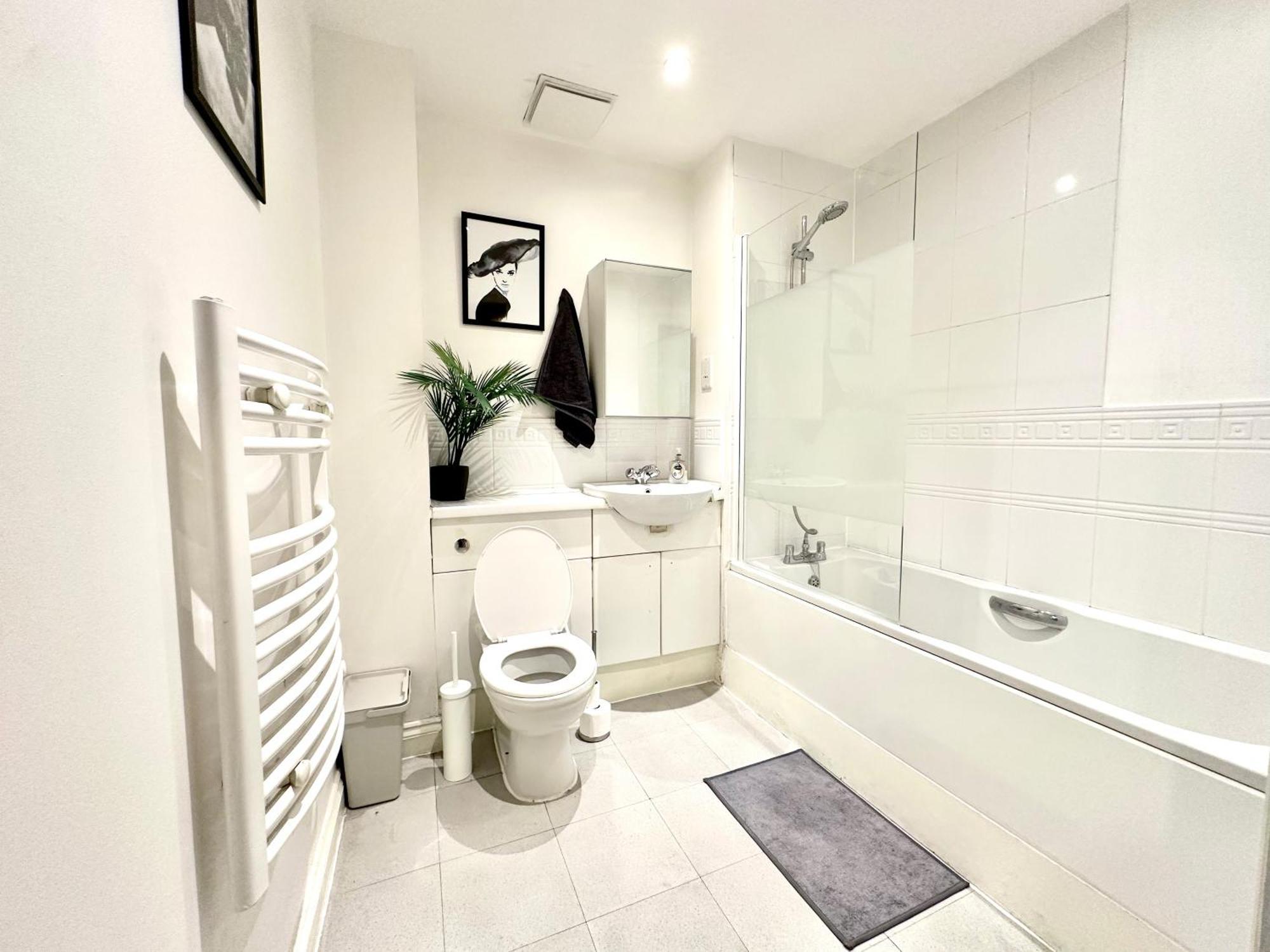 Watford Serviced Apartment, Free Parking, City Centre מראה חיצוני תמונה