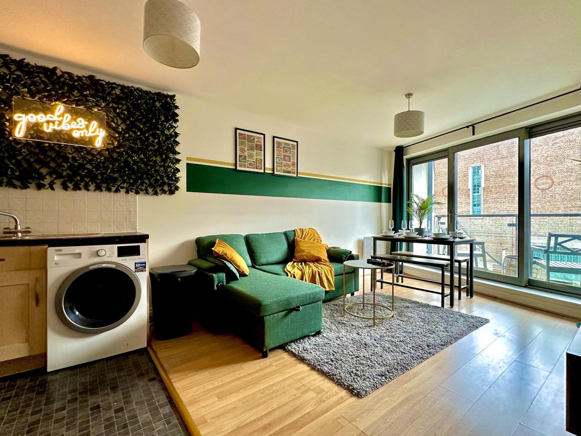 Watford Serviced Apartment, Free Parking, City Centre מראה חיצוני תמונה
